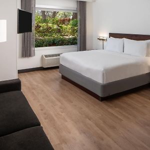 One-Bedroom King Suite Mobility accessible