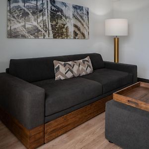 One-Bedroom King Suite